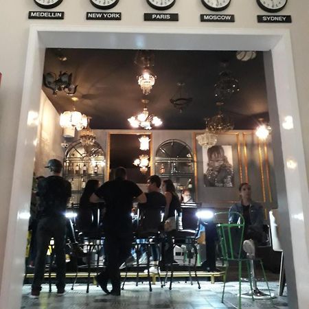 Nomad Hostel Medellin Luaran gambar