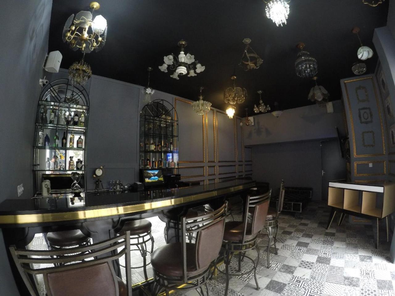 Nomad Hostel Medellin Luaran gambar