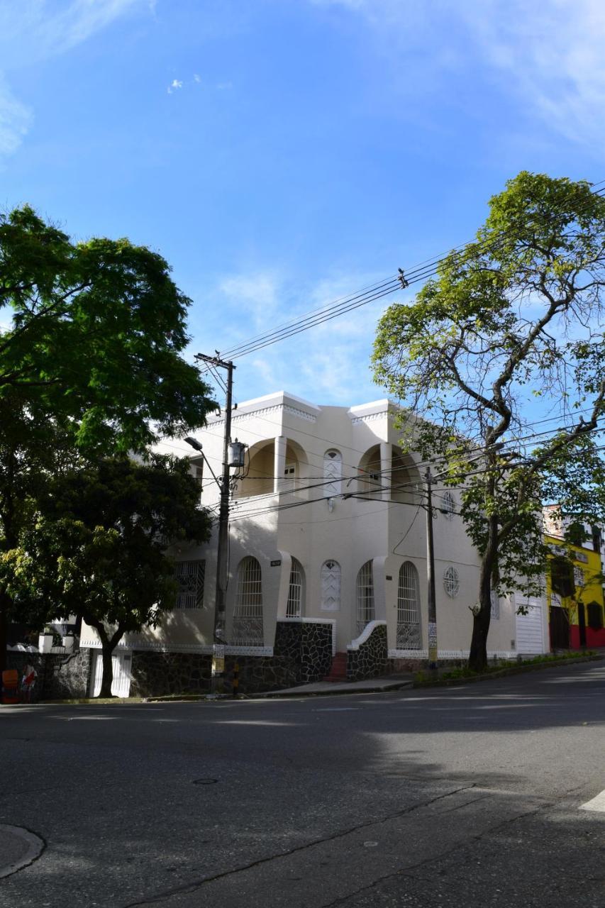Nomad Hostel Medellin Luaran gambar