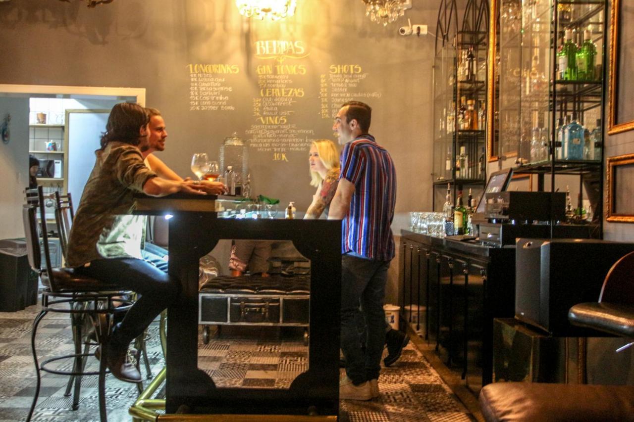 Nomad Hostel Medellin Luaran gambar